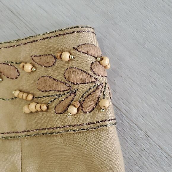 Larry Levine Womans Hand Beaded,Embroidered Tan Linen Blend Capri, SIZE 4 - Picture 9 of 9